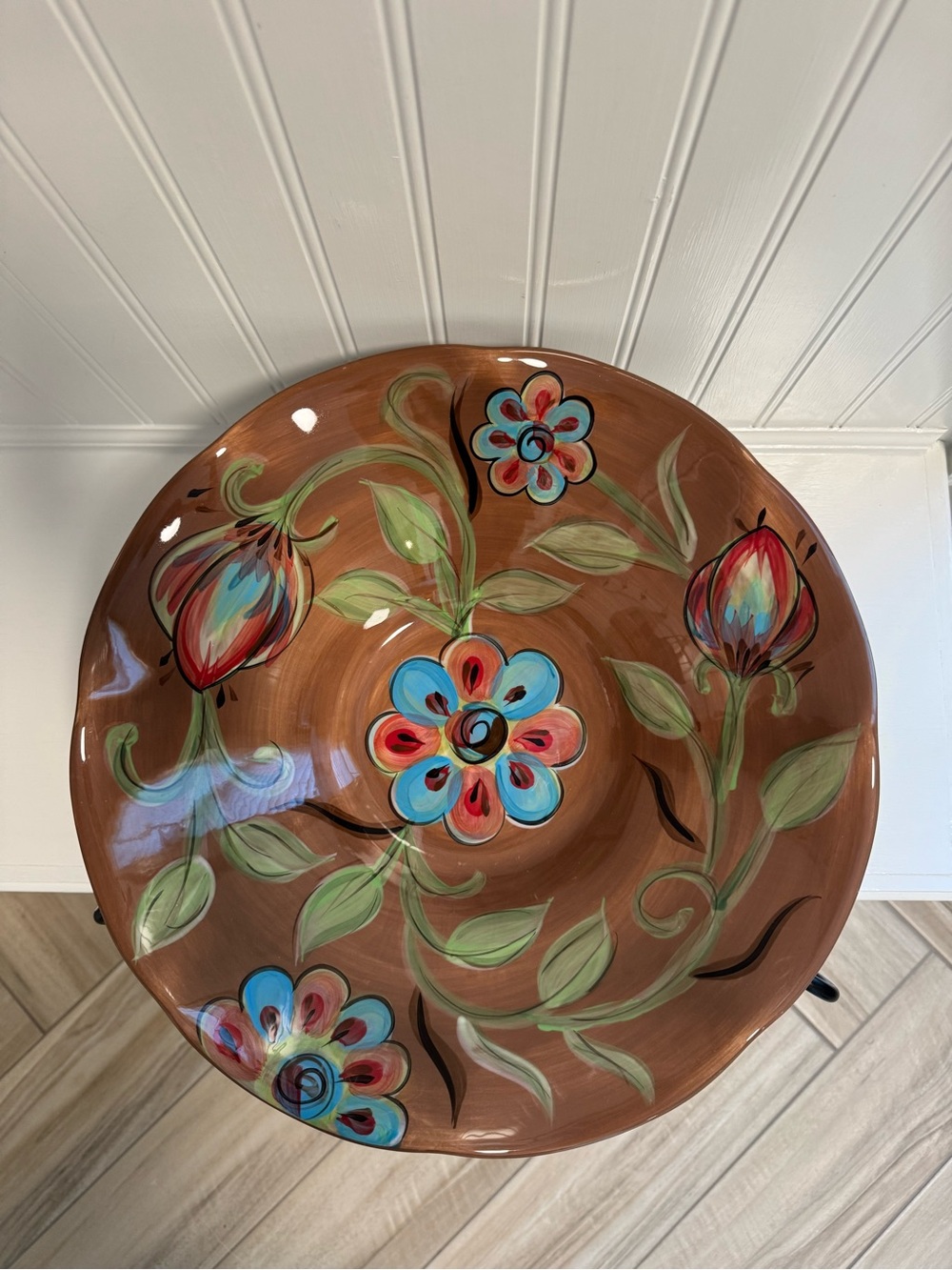 Southern Living At Home Scalloped Hand-Painted Bowl and stand